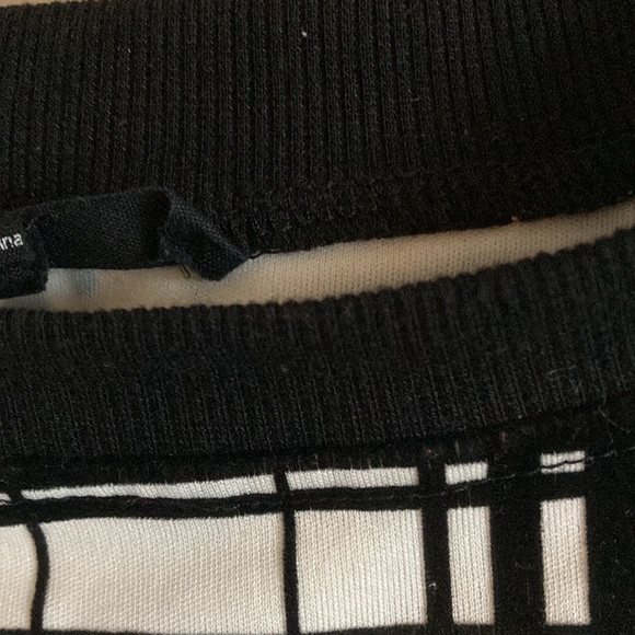 Black and White Striped Top - Picture 5 of 6